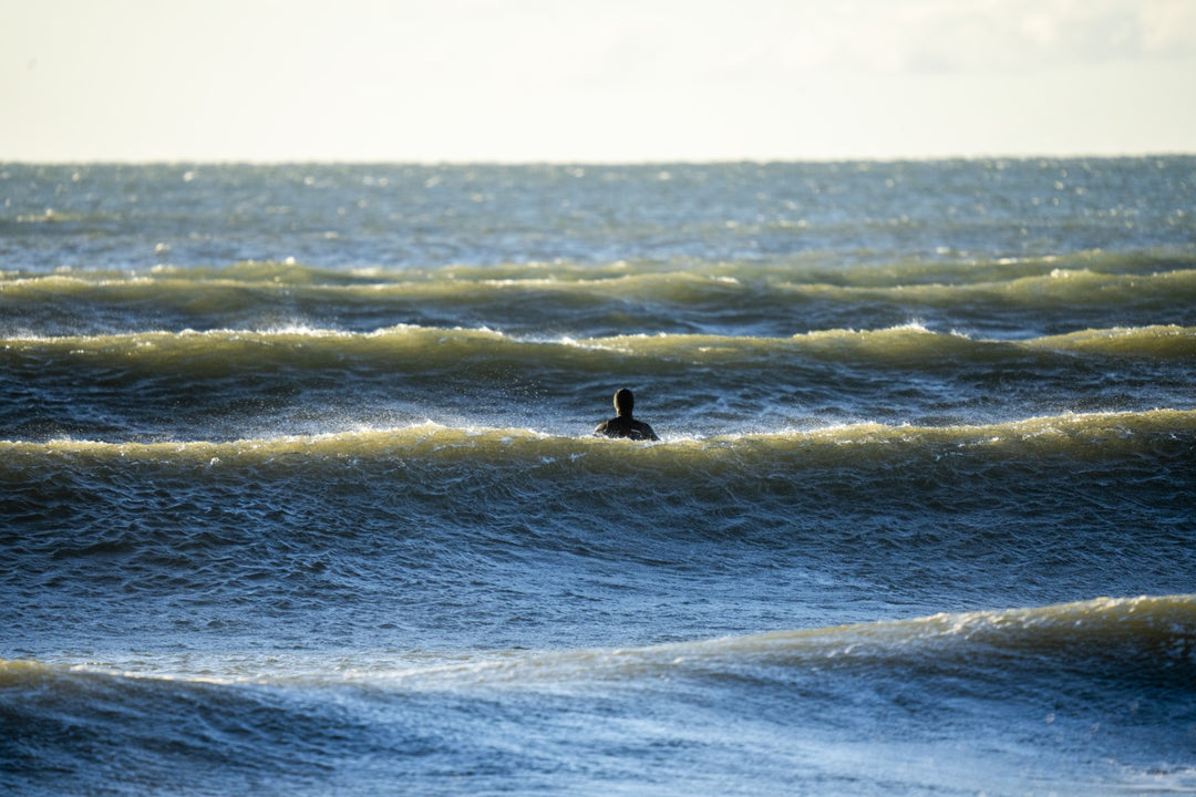 Main image Between The Lines