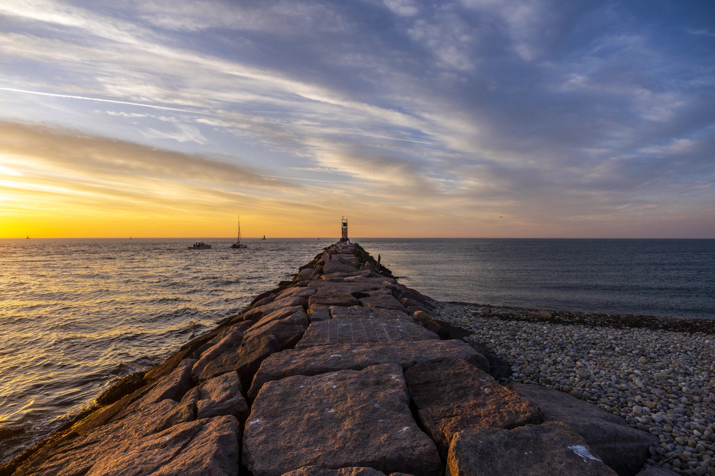 Main image Gin Beach